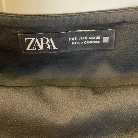 ZARA Pleated Midi Skorts - Black - Small - Picture 13 of 13